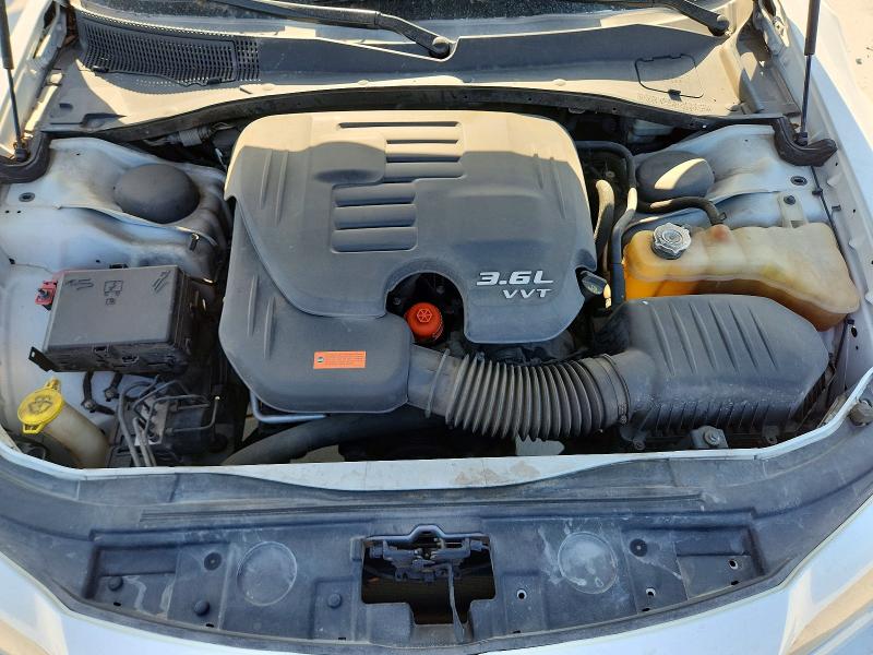 Photo 11 from auction – 2014 CHRYSLER 300 with VIN 2C3CCABG1EH361197