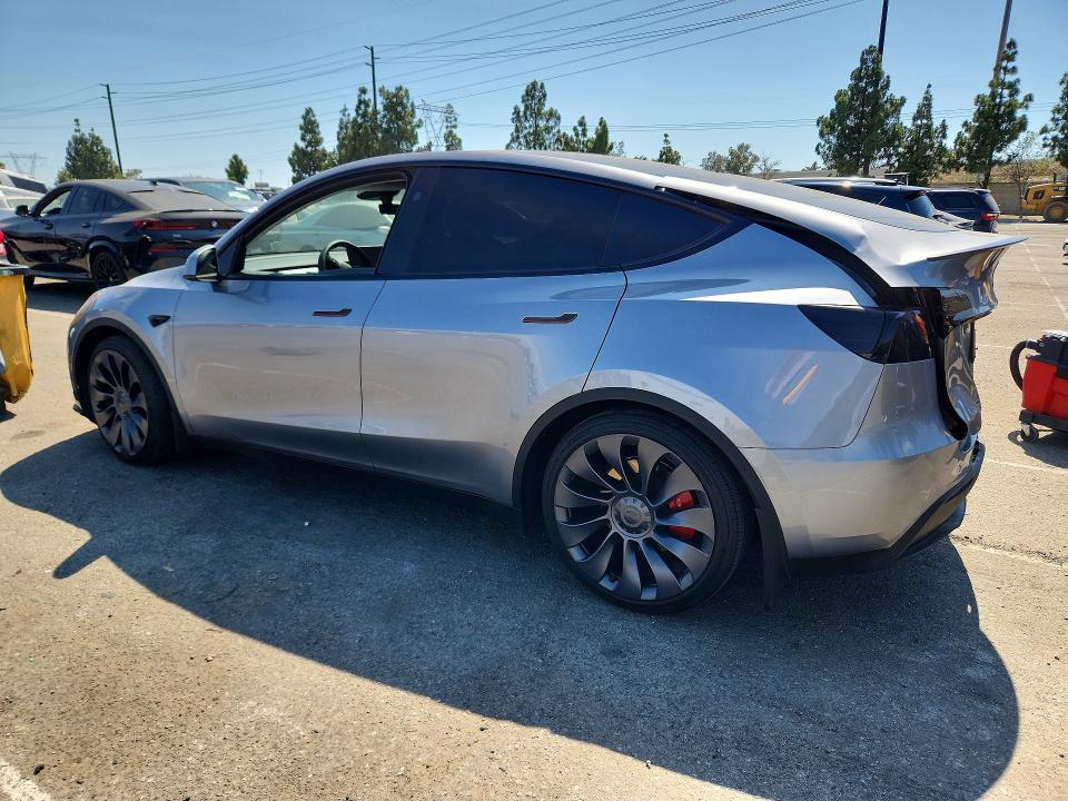 Photo 2 from auction – 2024 TESLA MODEL Y with VIN 7SAYGDEF9RA296461