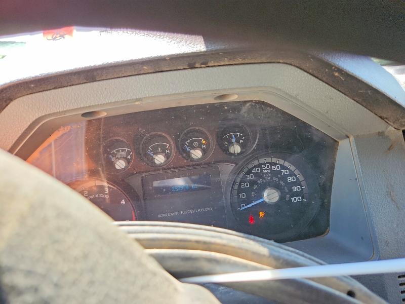 Снимка 9 от търг – 2011 FORD F350 с VIN 1FT7W3BT4BEC63491