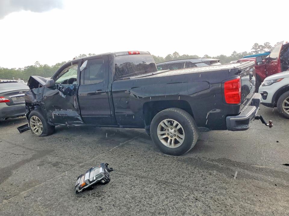 Photo 2 from auction – 2018 CHEVROLET SILVERADO with VIN 1GCRCREC8JZ282116