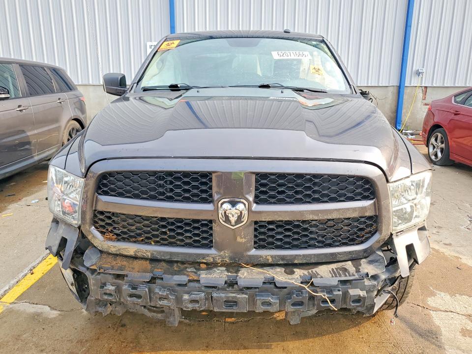 Photo 5 from auction – 2016 RAM 1500 with VIN 3C6RR7KTXGG371404
