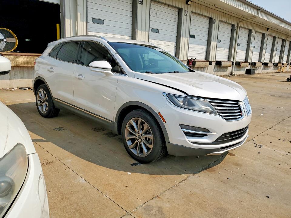Снимка 4 от търг – 2017 LINCOLN MKC с VIN 5LMCJ2C91HUL46815