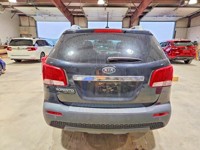 Photo 6 from auction – 2011 KIA SORENTO with VIN 5XYKT3A13BG125645