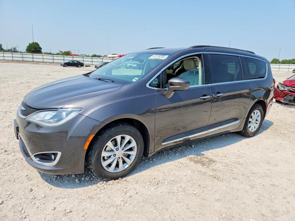 CHRYSLER PACIFICA 2017 with VIN 2C4RC1BG9HR507771 - Photo from auction