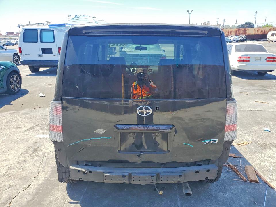 Photo 6 from auction – 2004 SCION XB with VIN JTLKT334640134828