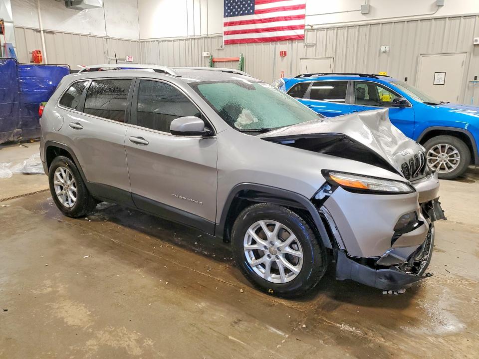 Photo 4 from auction – 2017 JEEP CHEROKEE with VIN 1C4PJMCS1HW538683