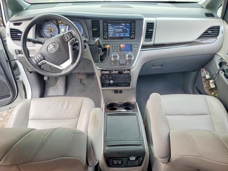 Photo 8 from auction – 2019 TOYOTA SIENNA with VIN 5TDYZ3DC1KS018053