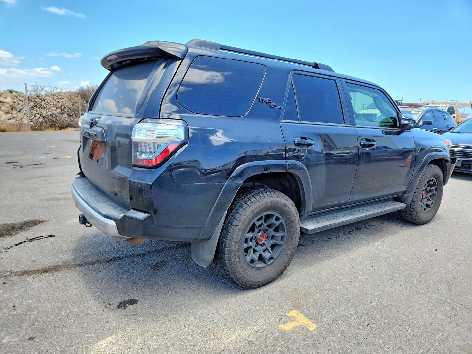 Снимка 3 от търг – 2024 TOYOTA 4RUNNER с VIN JTERU5JR0R6245134