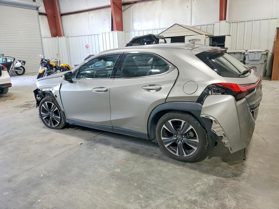 Photo 2 from auction – 2021 LEXUS UX with VIN JTHP9JBH3M2047545