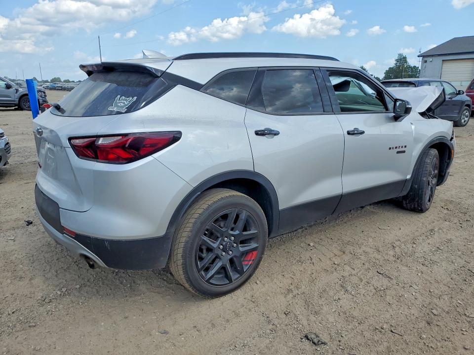 Photo 3 from auction – 2020 CHEVROLET BLAZER with VIN 3GNKBCRS5LS721461