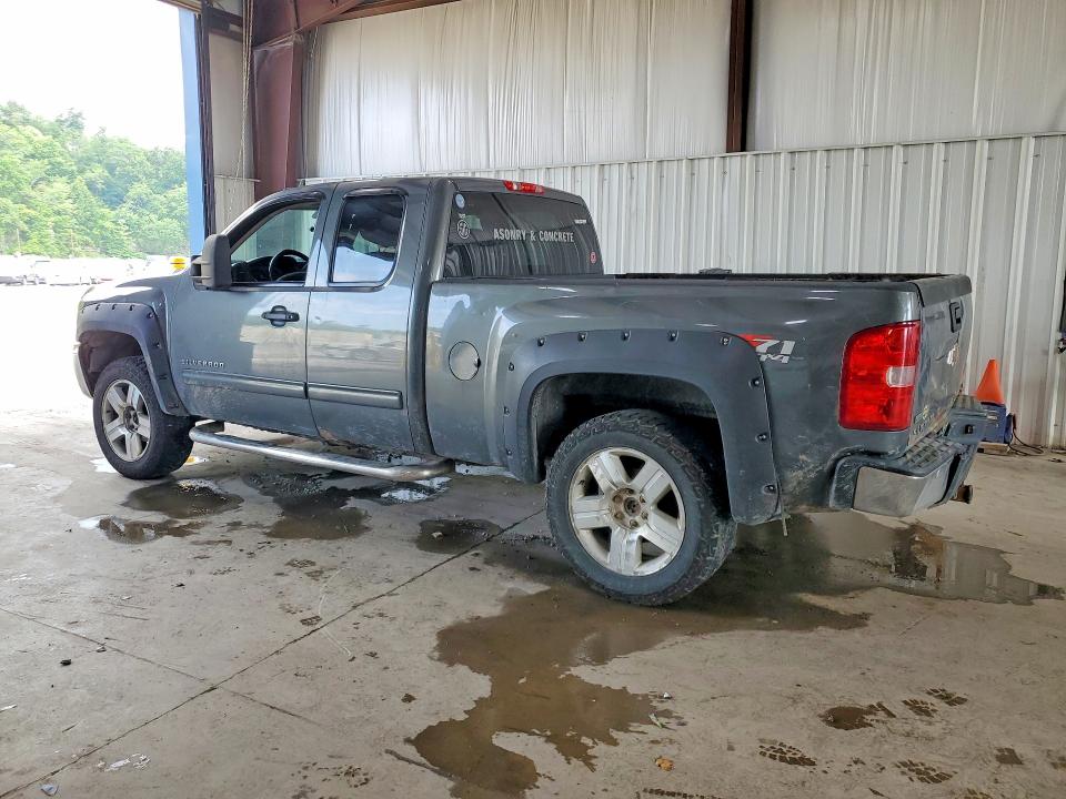Photo 2 from auction – 2011 CHEVROLET SILVERADO with VIN 1GCRKSE39BZ445576