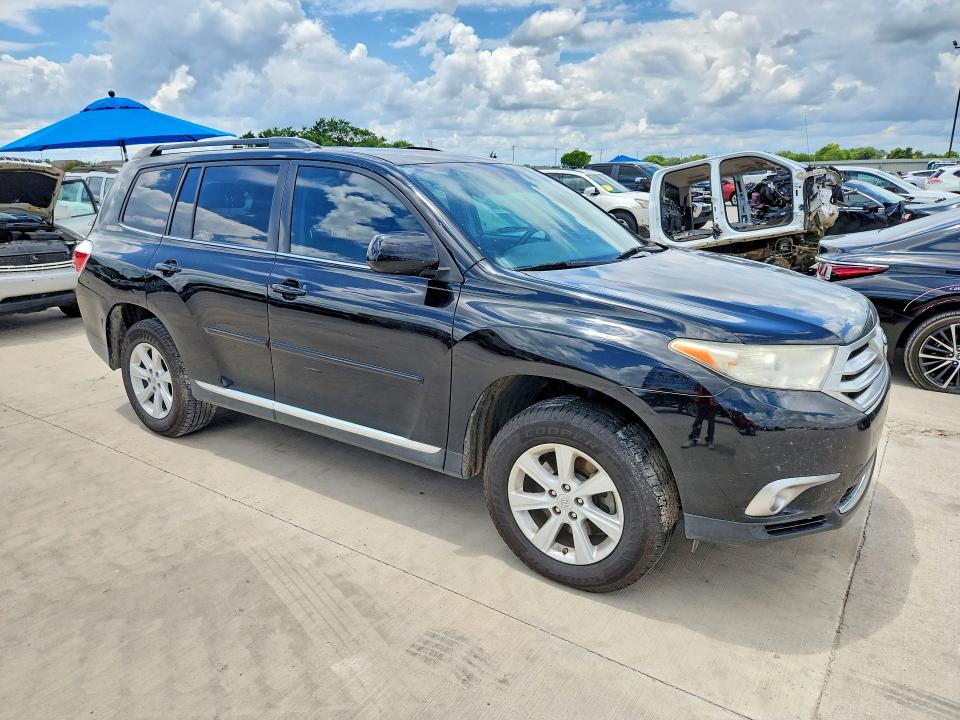 Photo 4 from auction – 2013 TOYOTA HIGHLANDER with VIN 5TDZK3EH9DS136101