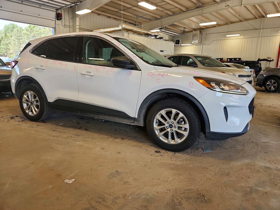 Photo 4 from auction – 2022 FORD ESCAPE with VIN 1FMCU9G67NUB14847