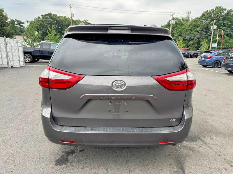 Photo 6 from auction – 2017 TOYOTA SIENNA with VIN 5TDKZ3DC2HS788793