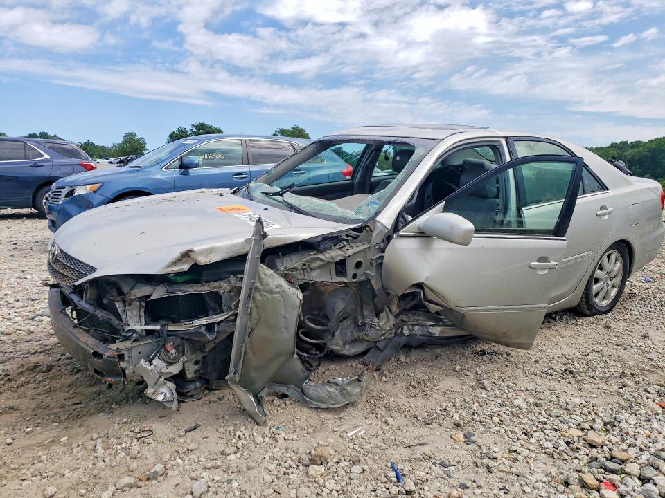TOYOTA CAMRY 2004 with VIN 4T1BE30K64U827332 - Photo from auction