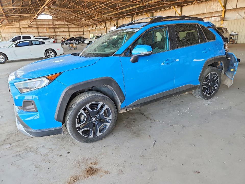Снимка 1 от търг – 2019 TOYOTA RAV4 с VIN 2T3J1RFV2KC001515