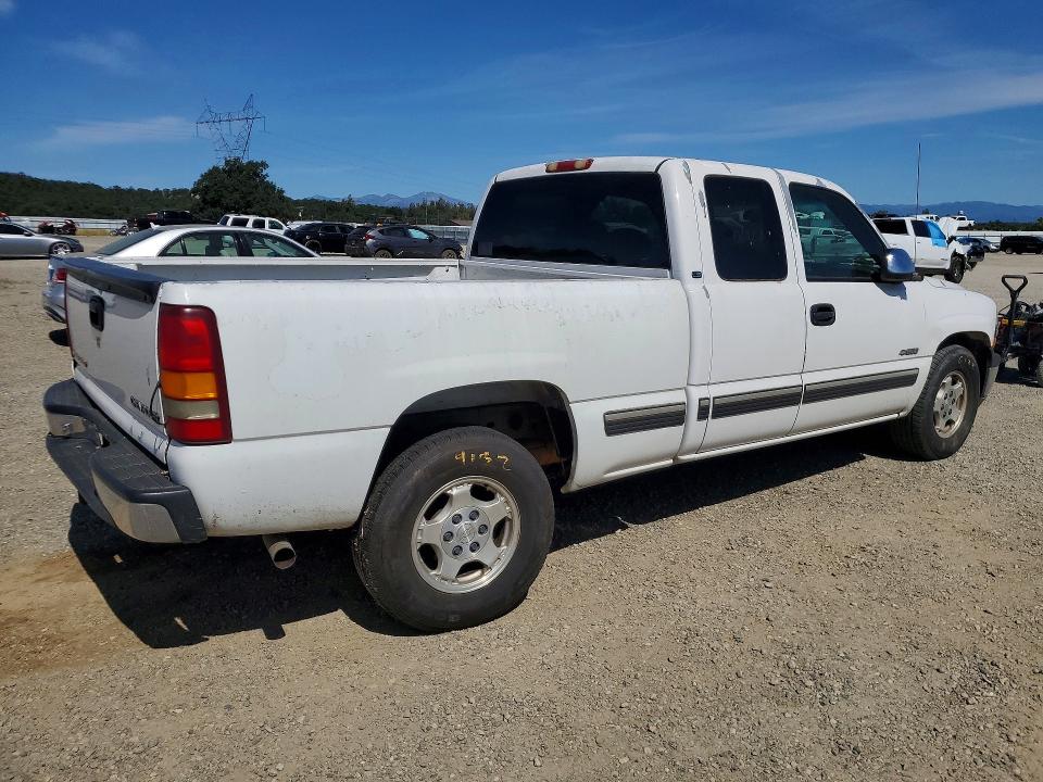 Photo 3 from auction – 2001 CHEVROLET SILVERADO with VIN 2GCEC19TX11114903