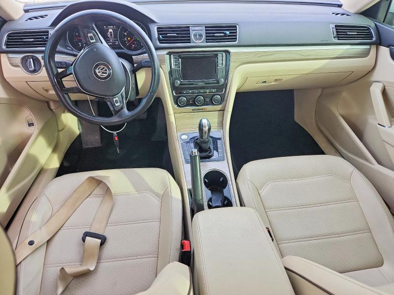 Снимка 8 от търг – 2017 VOLKSWAGEN PASSAT с VIN 1VWBT7A37HC003454