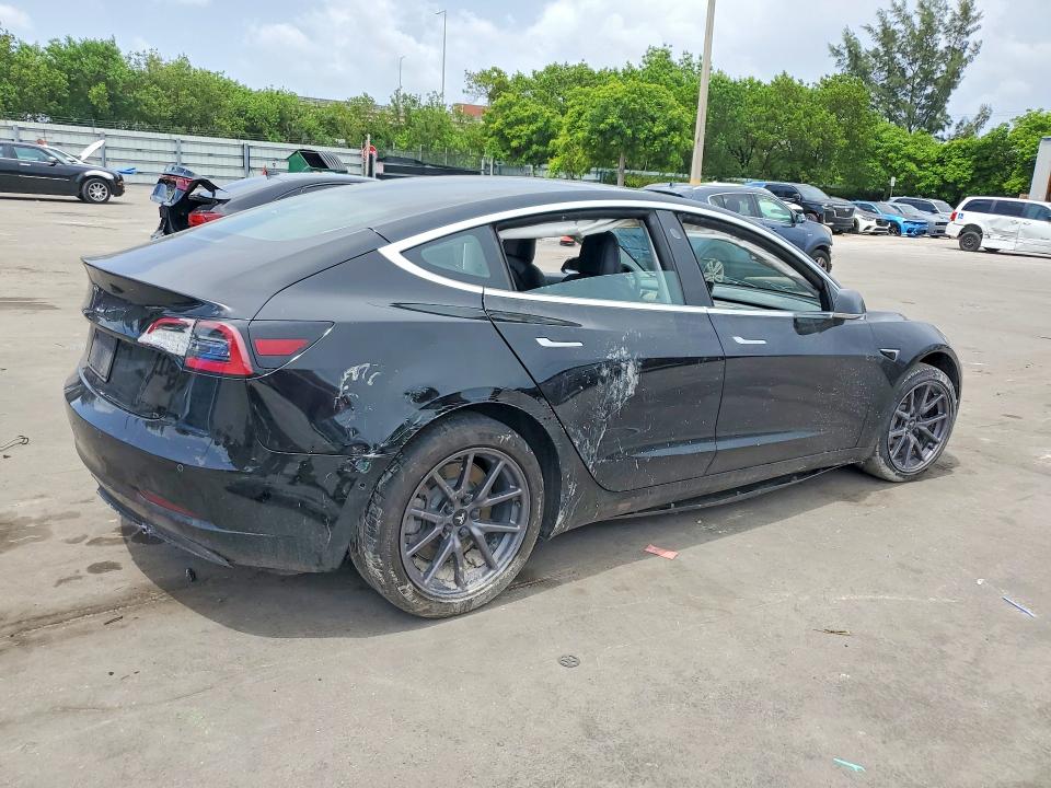 Снимка 3 от търг – 2020 TESLA MODEL 3 с VIN 5YJ3E1EA3LF657550