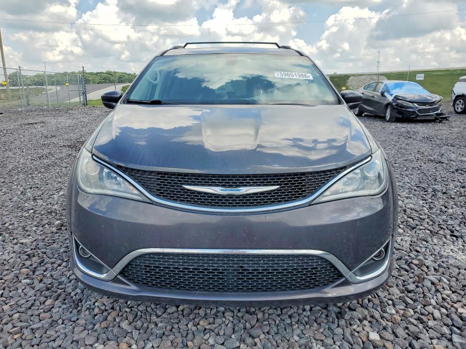Photo 5 from auction – 2018 CHRYSLER PACIFICA with VIN 2C4RC1BG0JR149563