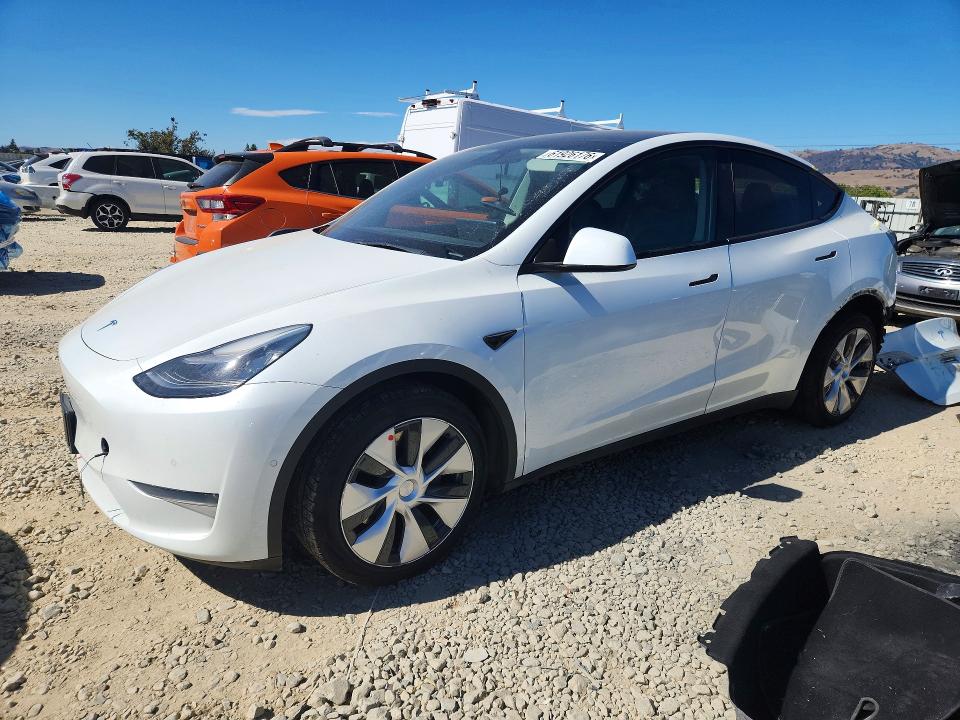 TESLA MODEL Y 2021 with VIN 5YJYGDEE1MF086050 - Photo from auction