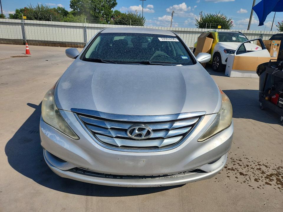 Photo 5 from auction – 2011 HYUNDAI SONATA with VIN 5NPEB4AC6BH199688