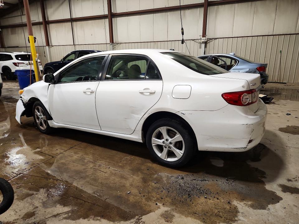 Photo 2 from auction – 2013 TOYOTA COROLLA with VIN 2T1BU4EE8DC918924