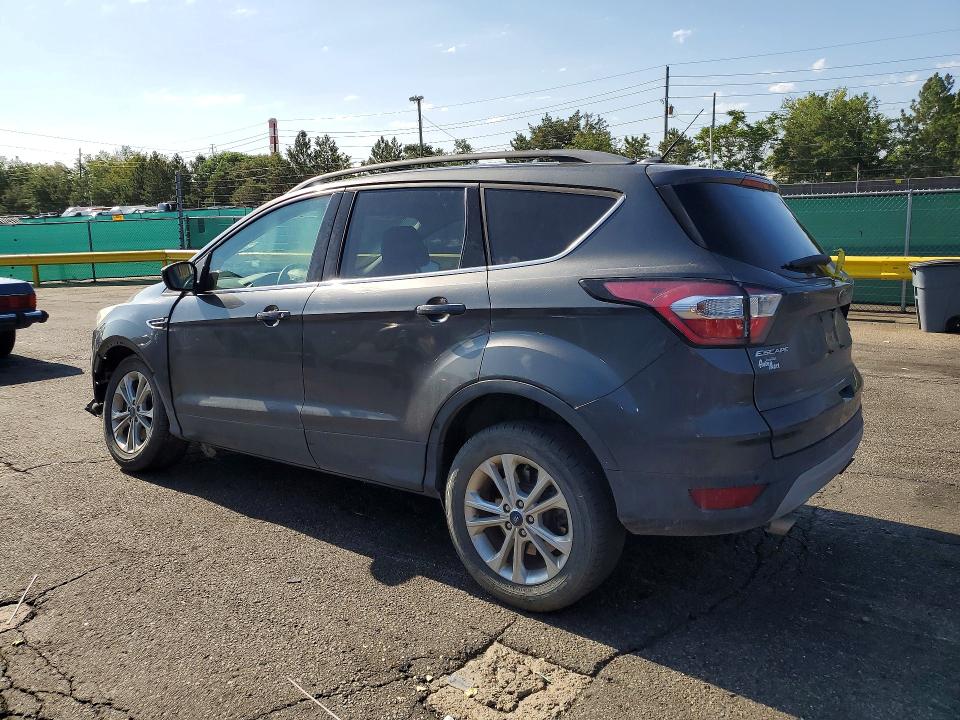 Photo 2 from auction – 2017 FORD ESCAPE with VIN 1FMCU9GD2HUD78612