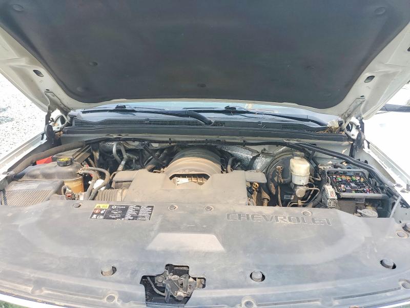 Photo 12 from auction – 2015 CHEVROLET SUBURBAN with VIN 1GNSCJKC1FR270640