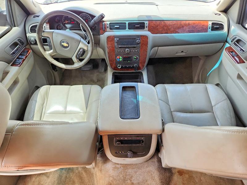Photo 8 from auction – 2011 CHEVROLET SUBURBAN with VIN 1GNSCJE01BR327382