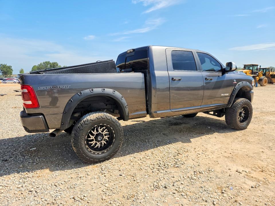 Фото 3 с аукциона – 2019 RAM 3500 с VIN 3C63R3ML3KG647362
