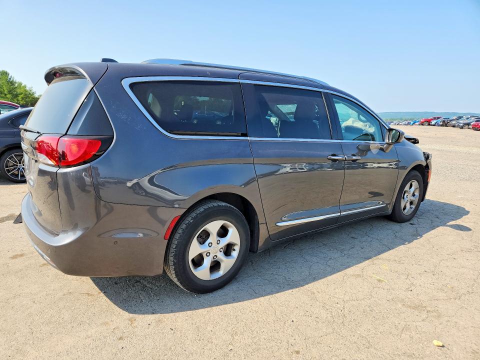 Photo 3 from auction – 2017 CHRYSLER PACIFICA with VIN 2C4RC1EG7HR837971
