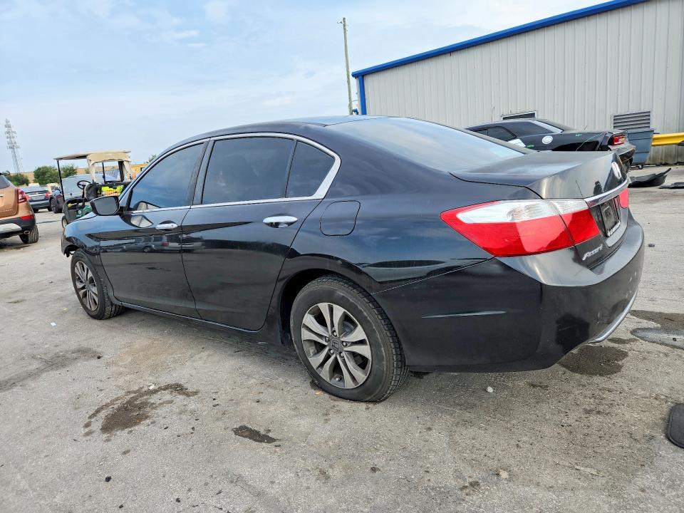 Photo 2 from auction – 2015 HONDA ACCORD with VIN 1HGCR2F35FA261872