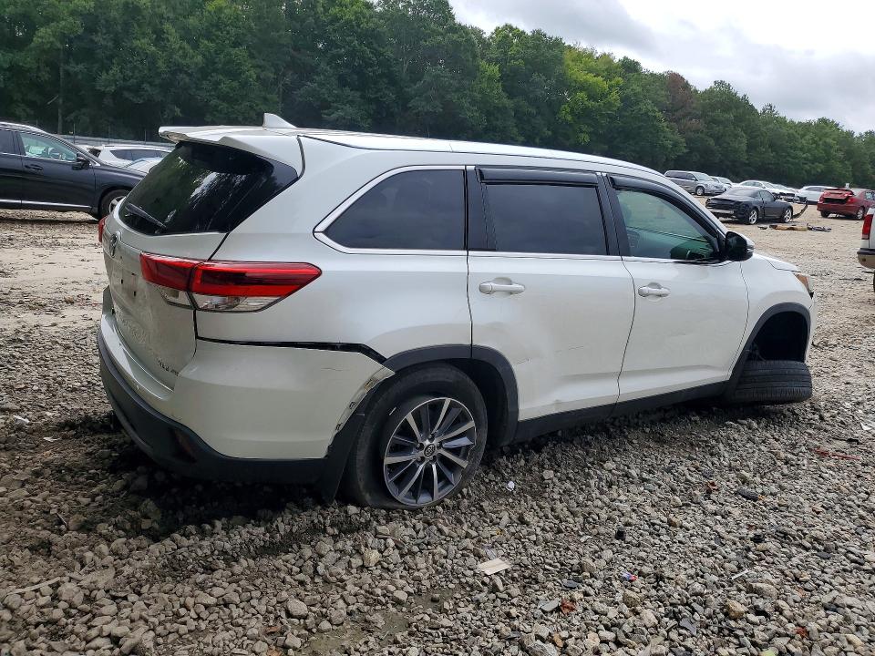Photo 3 from auction – 2019 TOYOTA HIGHLANDER with VIN 5TDJZRFHXKS720451