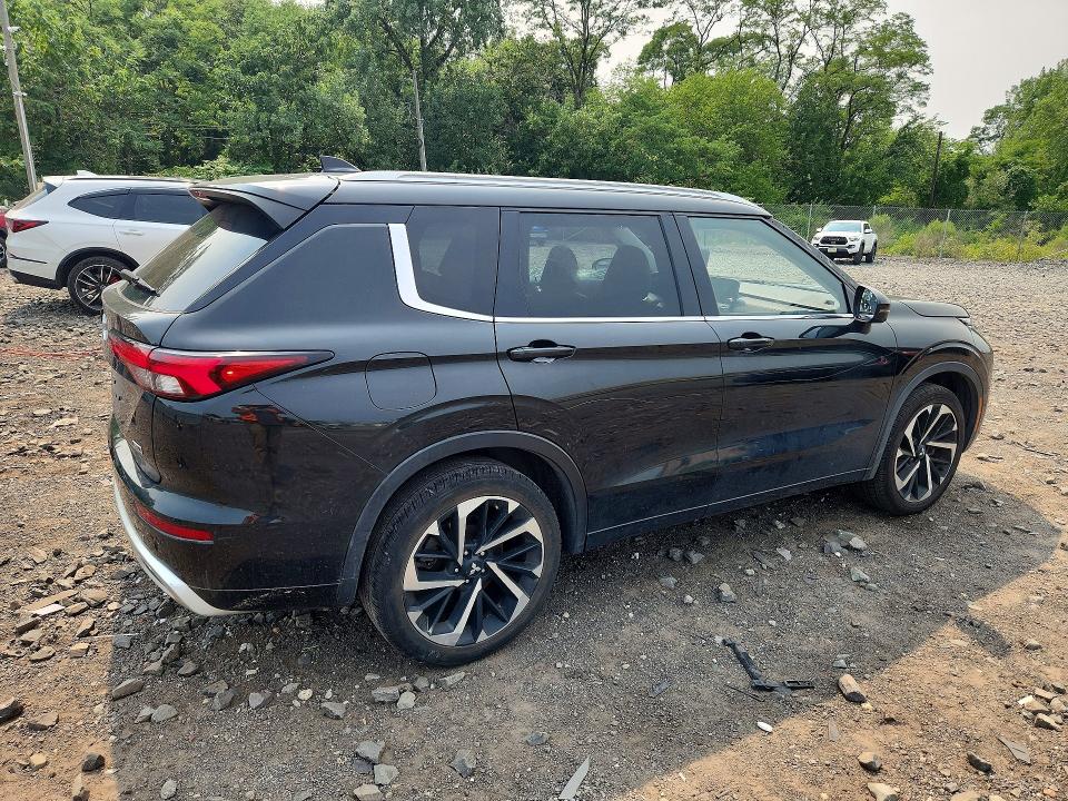 Photo 3 from auction – 2022 MITSUBISHI OUTLANDER with VIN JA4J3VA82NZ083330