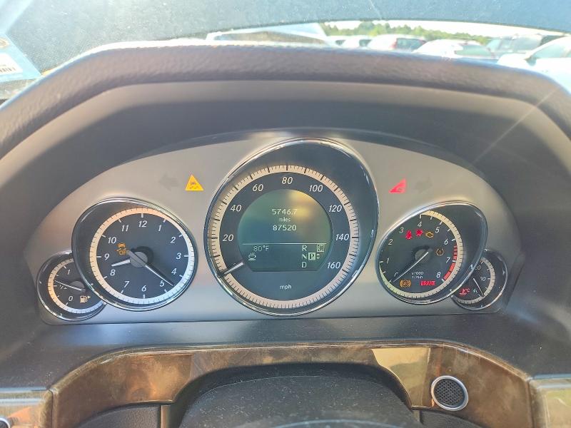 Photo 9 from auction – 2010 MERCEDES-BENZ E with VIN WDDHF8HB0AA118511