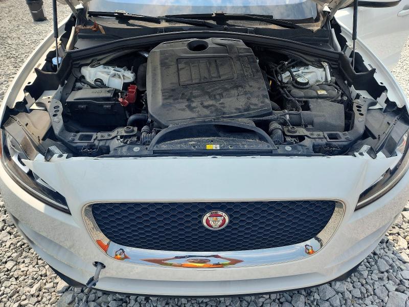 Photo 12 from auction – 2018 JAGUAR F-PACE with VIN SADCJ2GX1JA235550