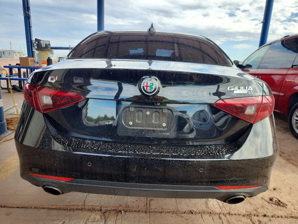 Photo 6 from auction – 2018 ALFA ROMEO GIULIA with VIN ZARFAEDN2J7570817