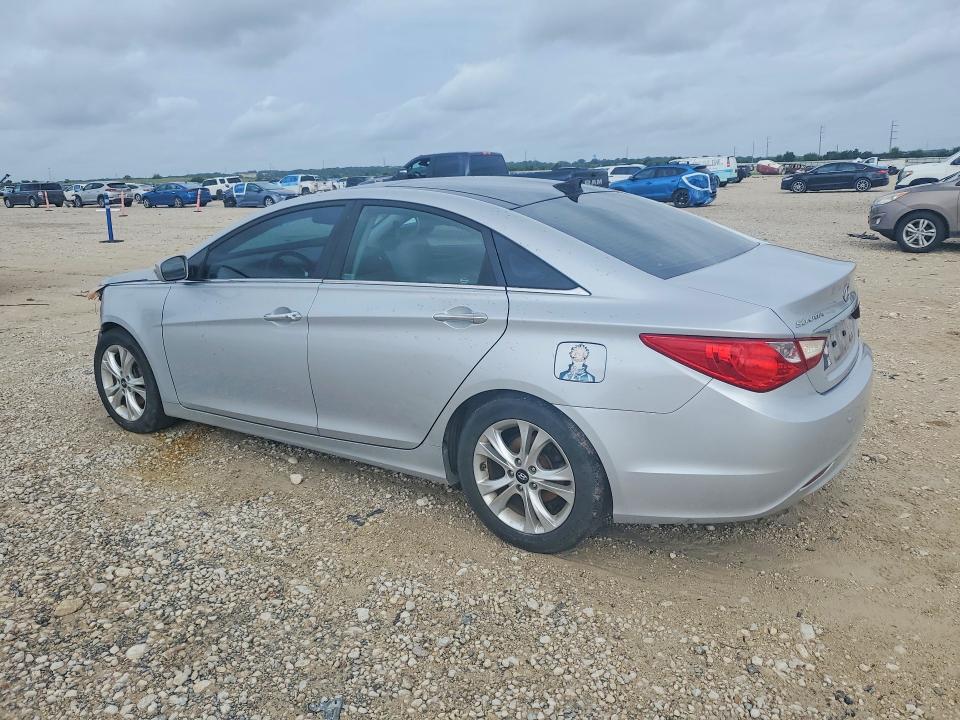 Photo 2 from auction – 2012 HYUNDAI SONATA with VIN 5NPEC4AC7CH312465