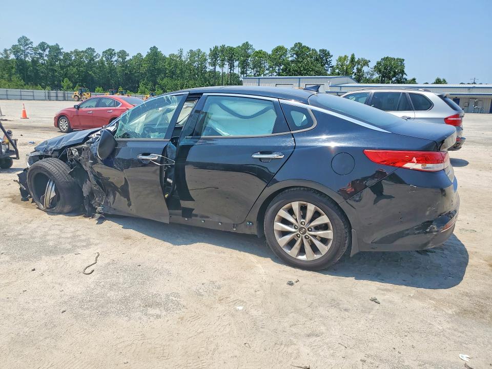 Снимка 2 от търг – 2017 KIA OPTIMA с VIN 5XXGU4L39HG160159