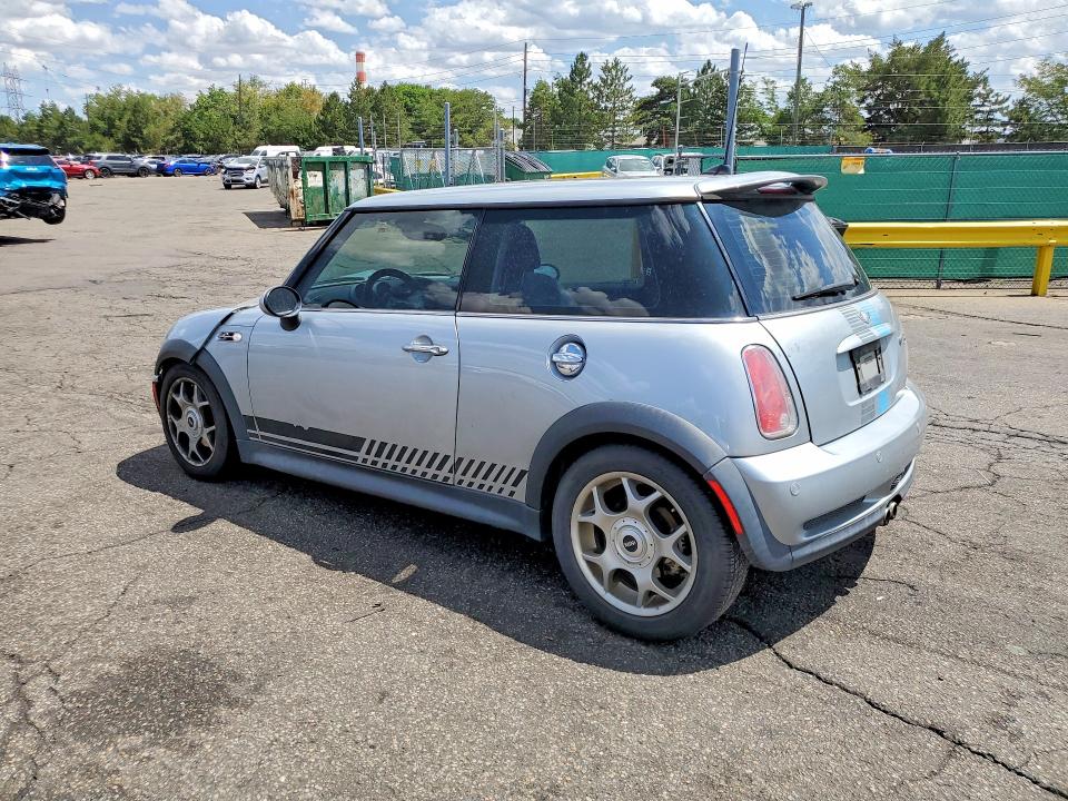 Photo 2 from auction – 2005 MINI COOPER with VIN WMWRE33485TD98699