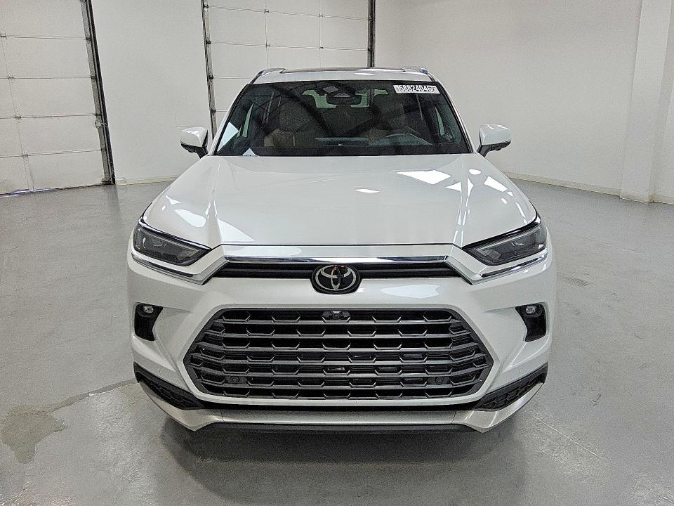 Снимка 5 от търг – 2026 TOYOTA GRAND HIGHLANDER HYBRID с VIN 5TDADAB58TS028069