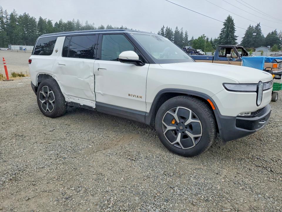 Photo 4 from auction – 2023 RIVIAN R1S with VIN 7PDSGABA4PN014196