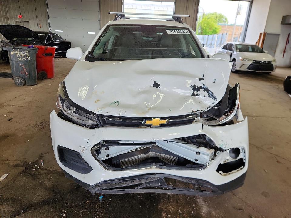 Photo 5 from auction – 2018 CHEVROLET TRAX with VIN KL7CJLSB4JB626650