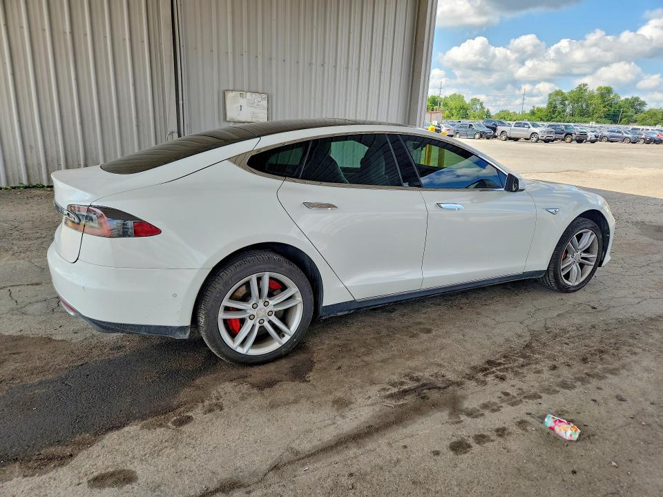 Photo 3 from auction – 2016 TESLA MODEL S with VIN 5YJSA1E27GF128429