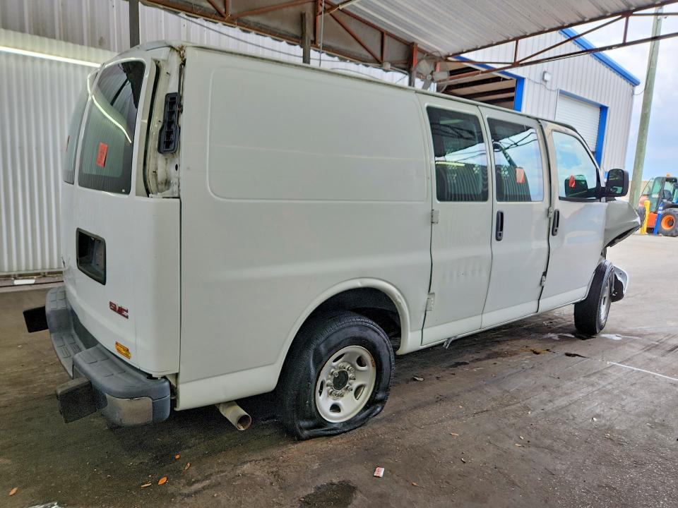 Photo 3 from auction – 2016 GMC SAVANA with VIN 1GTW7AFF1G1902264