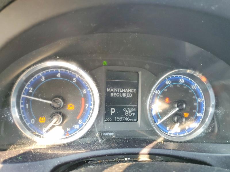 Photo 9 from auction – 2018 TOYOTA COROLLA with VIN 5YFBURHE4JP782893