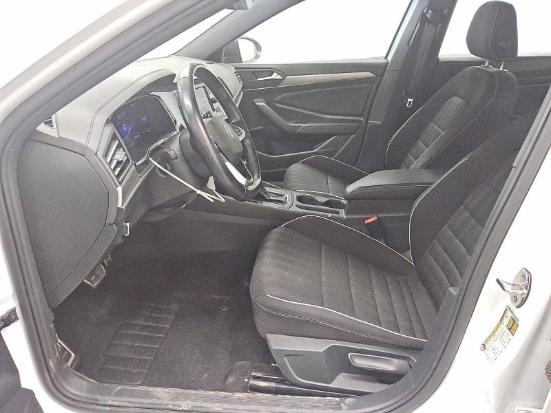 Photo 7 from auction – 2023 VOLKSWAGEN JETTA with VIN 3VWBM7BU1PM023474