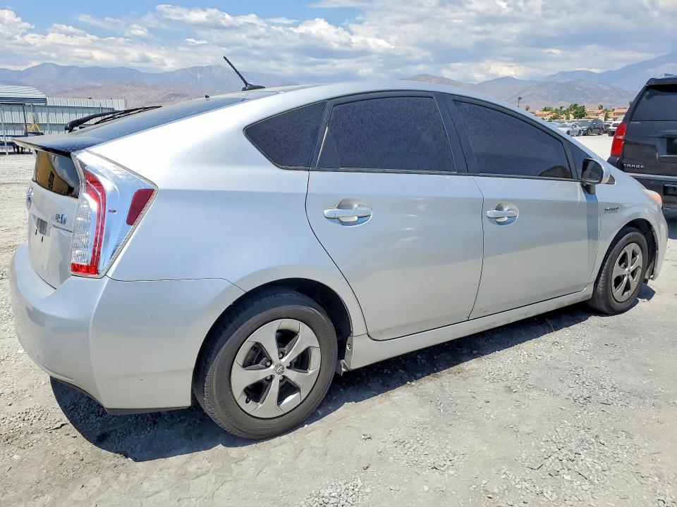 Фото 3 с аукциона – 2012 TOYOTA PRIUS с VIN JTDKN3DU4C5473755