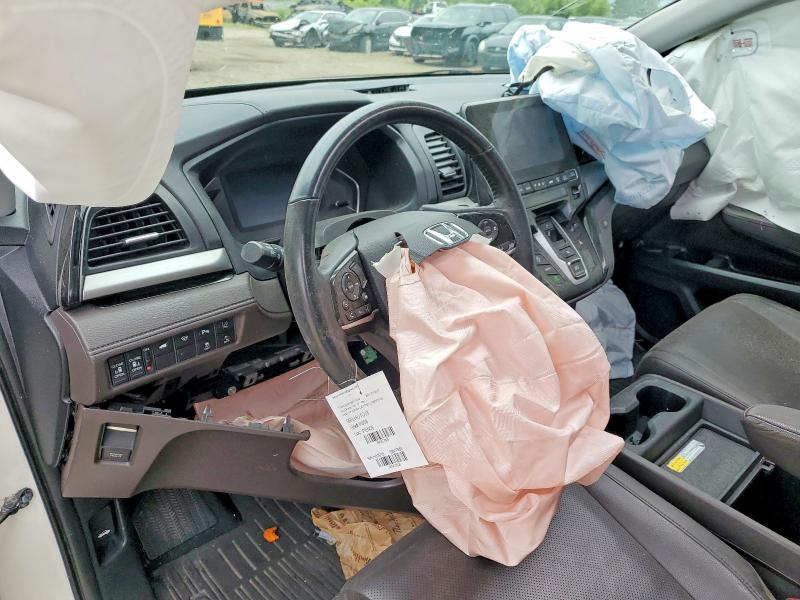 Photo 8 from auction – 2018 HONDA ODYSSEY with VIN 5FNRL6H81JB511019